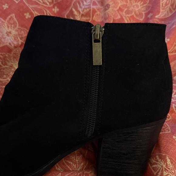 Elegant Black Ankle Boots - Picture 5 of 5